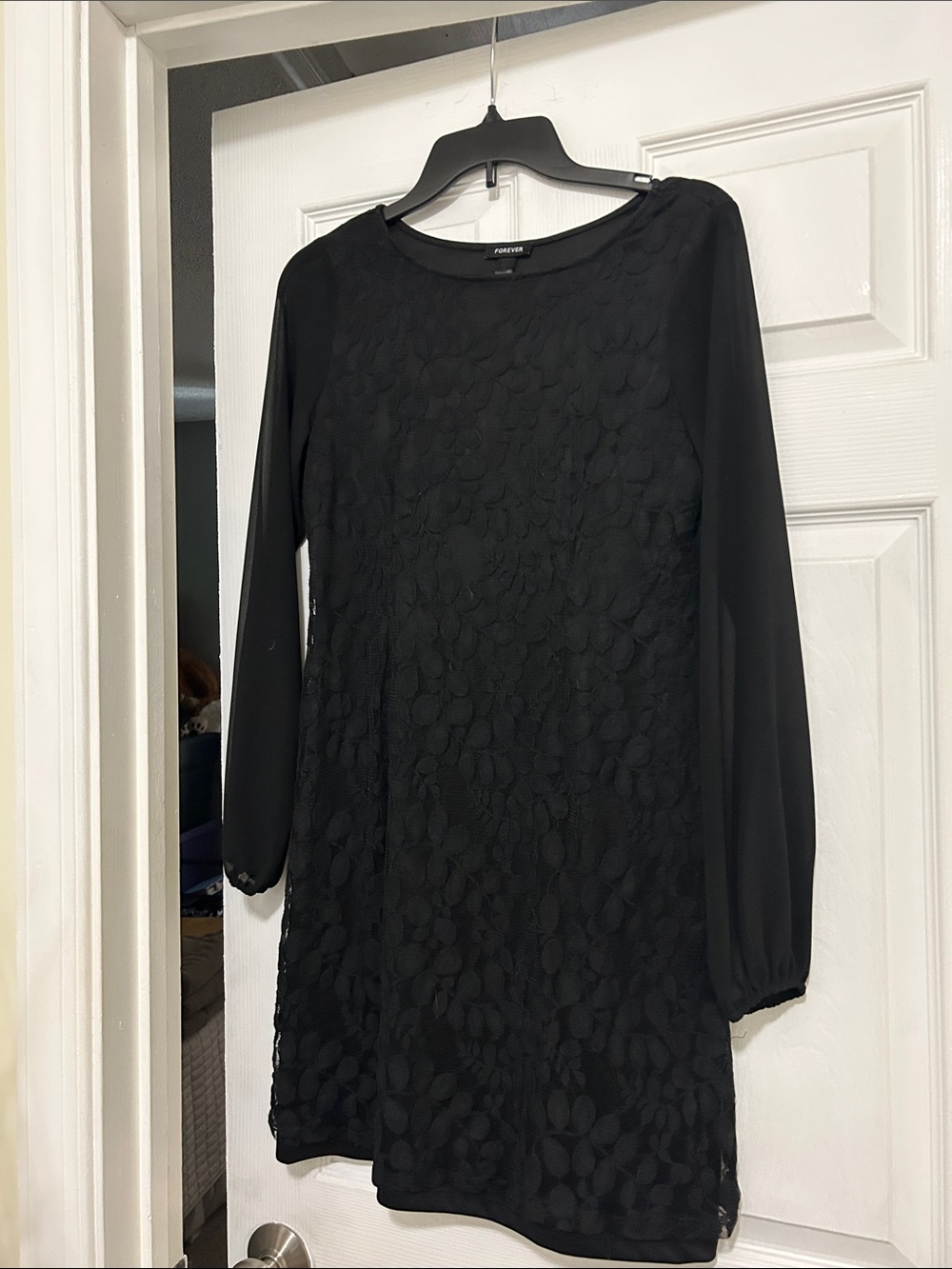Long-Sleeve Lace Overlay Shift Dress 🖤